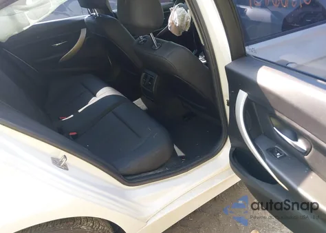 2017 BMW 320I z USA, uszkodzony, nr VIN WBA8E1G34HNU18308